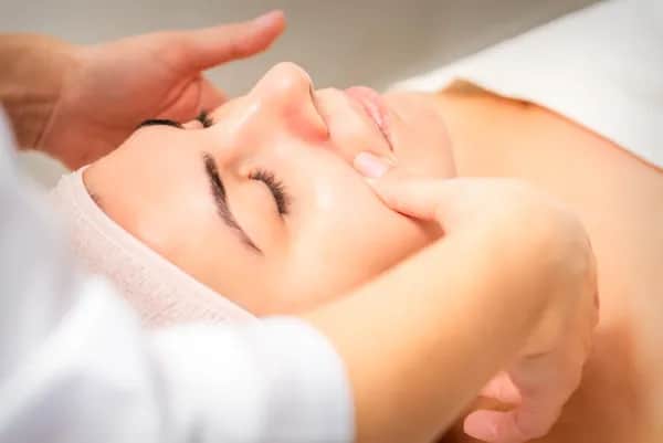 Günstige Lymphdrainage in Linz - Massage & Kosmetik Hochholzer